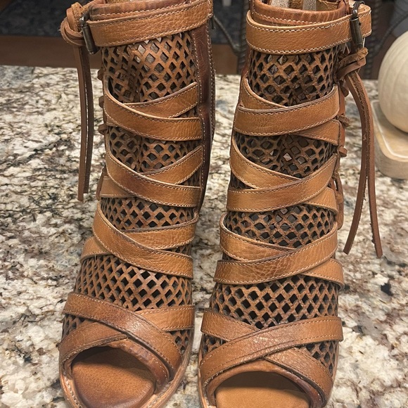 Freebird Nikki - Picture 3 of 9